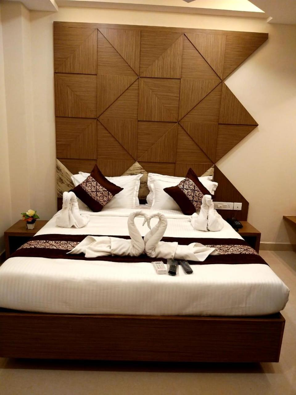 Grand Elegant Chennai Exterior foto