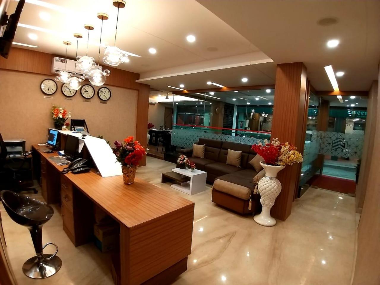 Grand Elegant Chennai Exterior foto