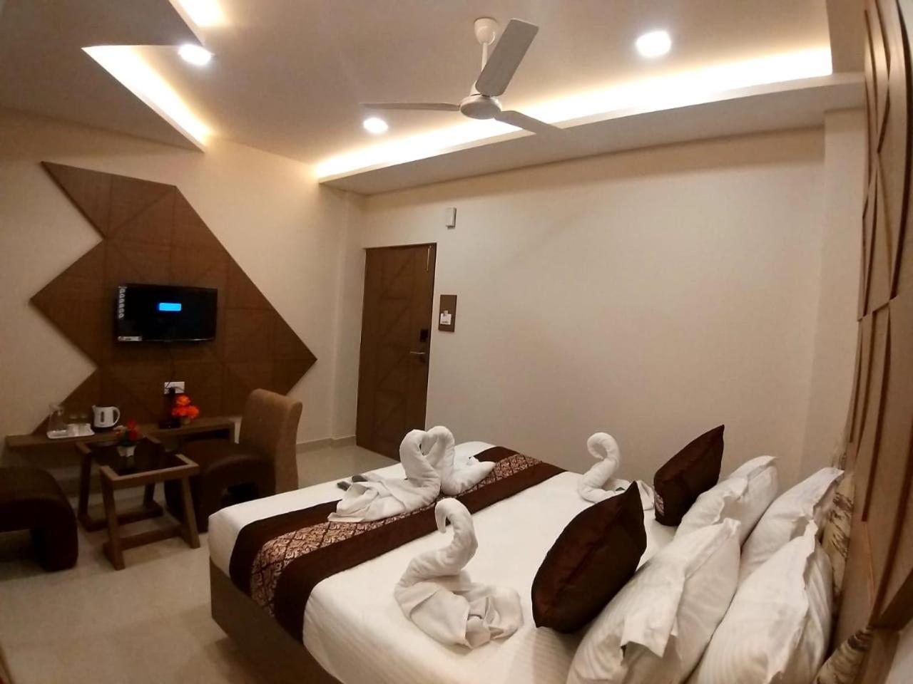 Grand Elegant Chennai Exterior foto