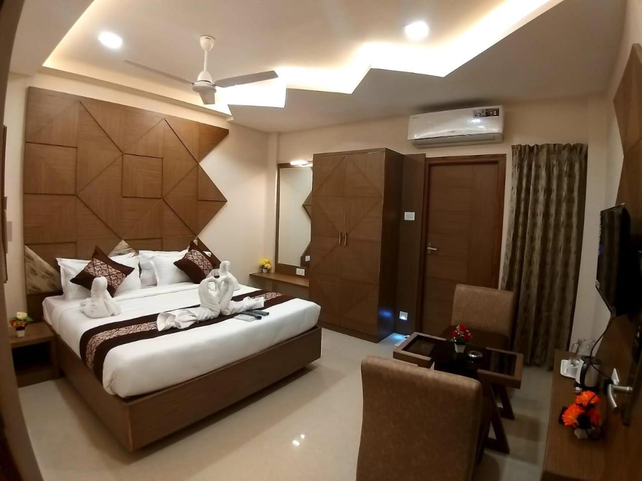 Grand Elegant Chennai Exterior foto