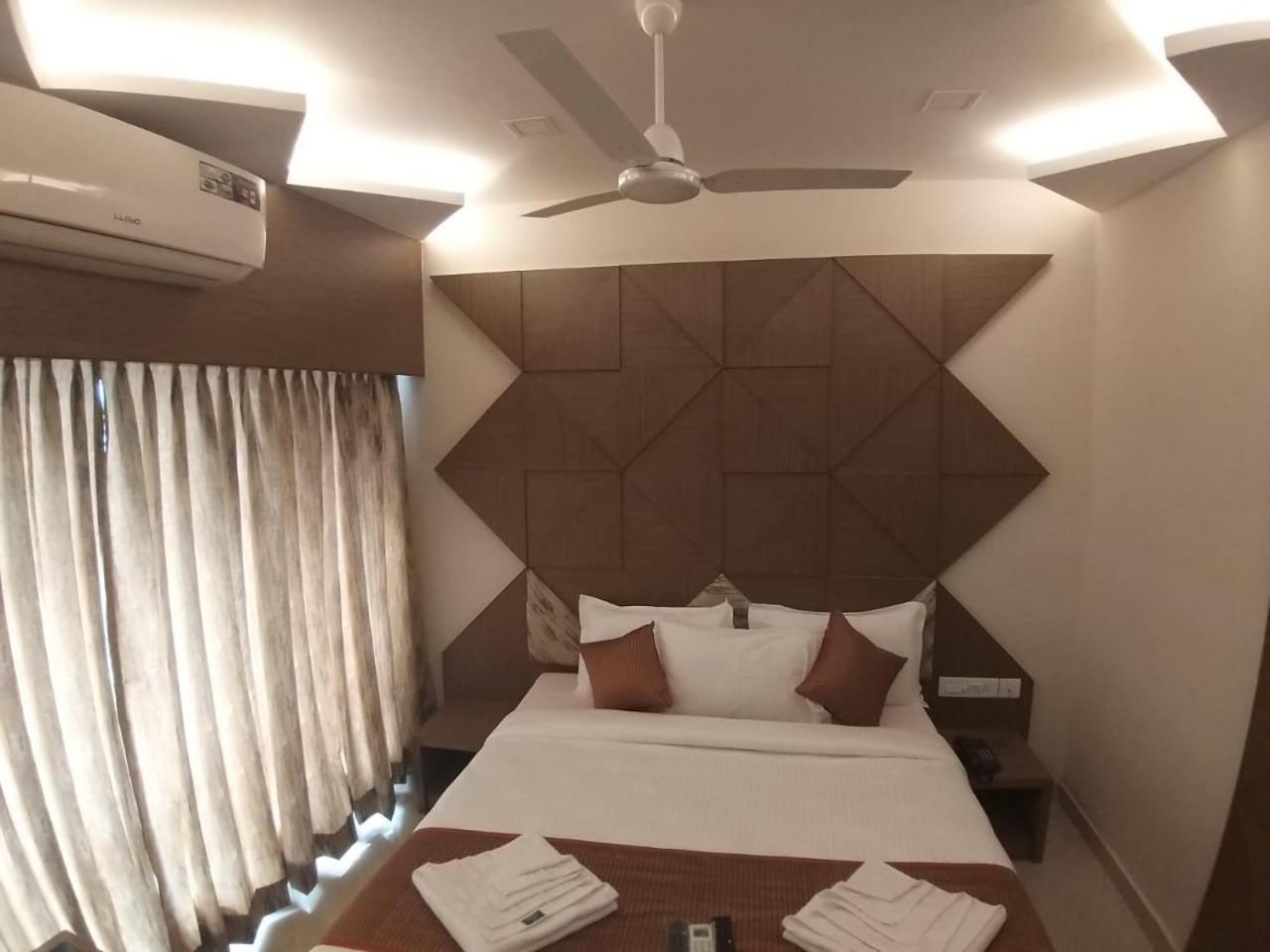 Grand Elegant Chennai Exterior foto